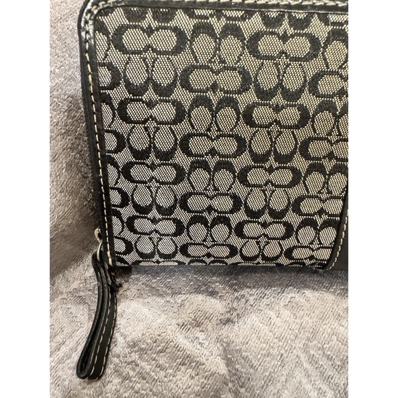 Coach Leather Wallet Black with C Logo Zip Around Multi Pocket In Black - Picture 6 of 11